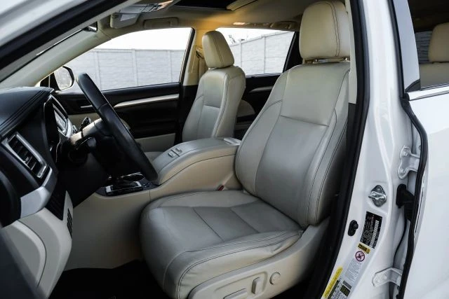 2015 Toyota Highlander - Image 27 of 31