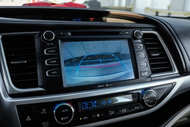 2015 Toyota Highlander - Image 22 of 31
