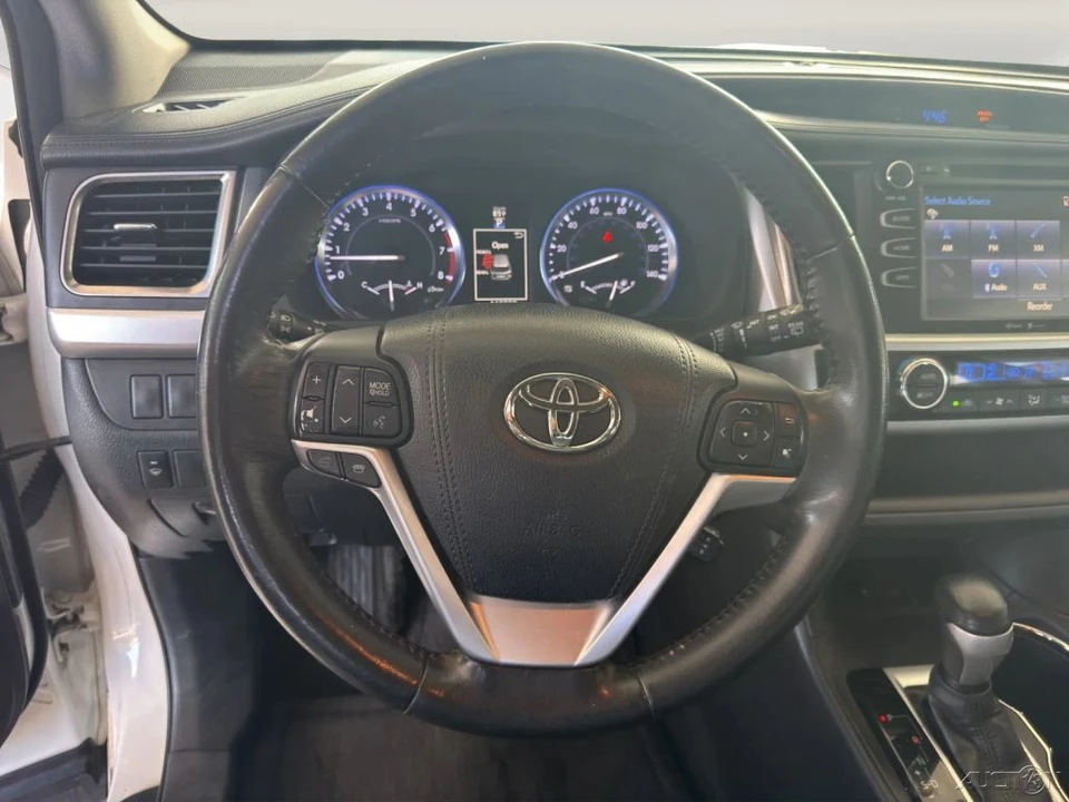 2015 Toyota Highlander - Image 9 of 21