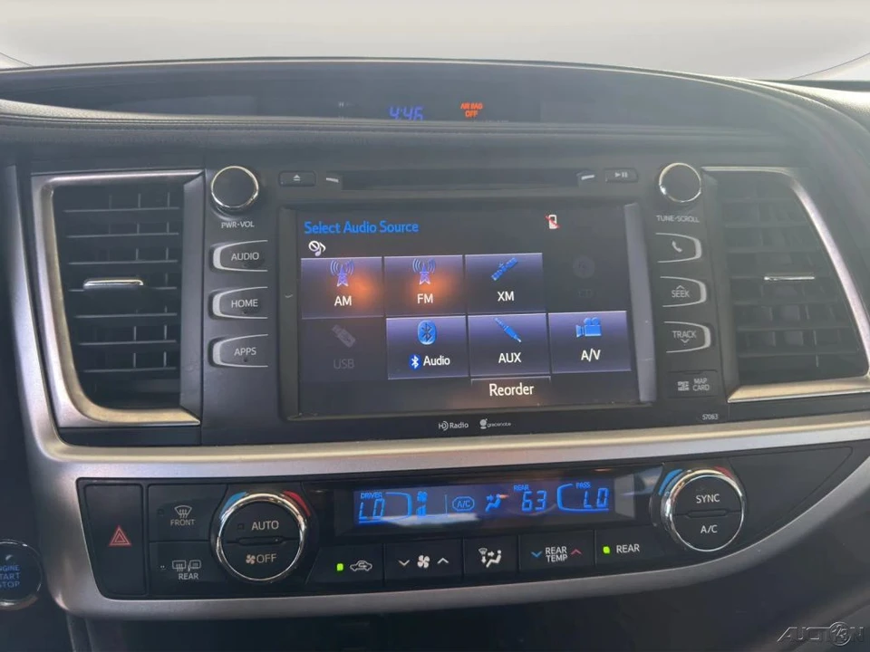 2015 Toyota Highlander - Image 17 of 21