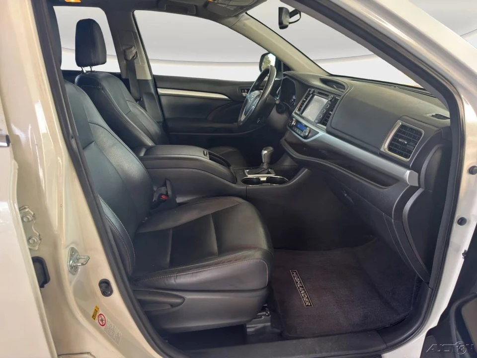 2015 Toyota Highlander - Image 19 of 21