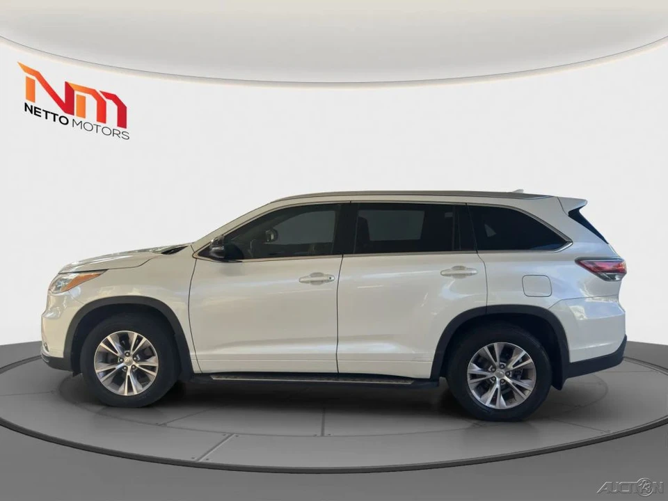 2015 Toyota Highlander - Image 2 of 21