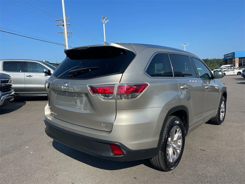 2015 Toyota Highlander - Image 5 of 12