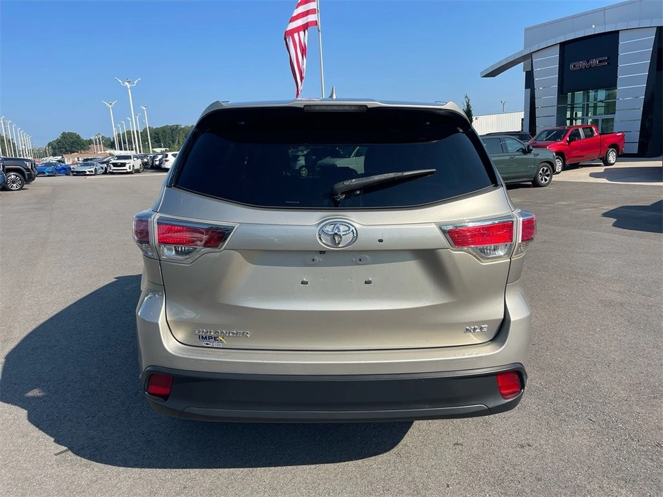 2015 Toyota Highlander - Image 4 of 12