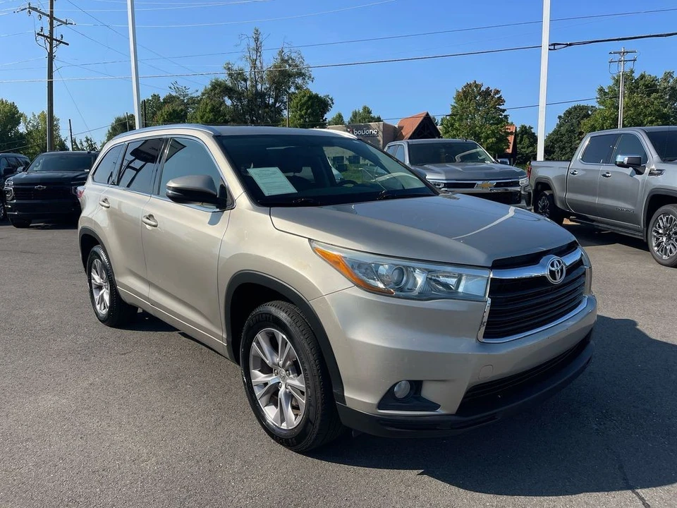 2015 Toyota Highlander - Image 7 of 12