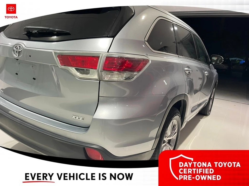 2015 Toyota Highlander - Image 10 of 12