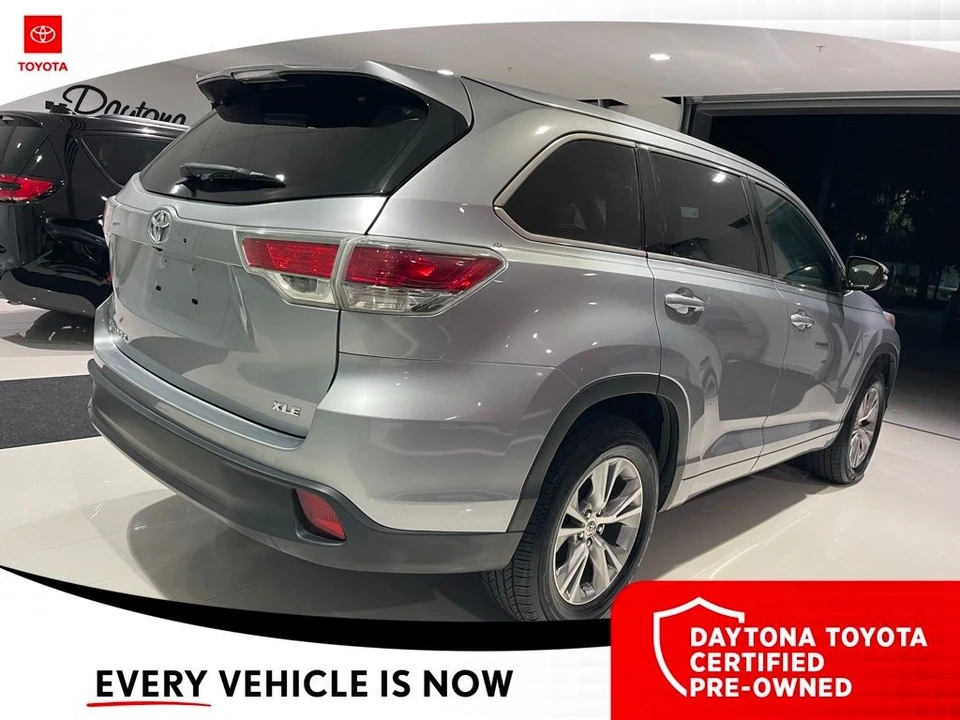 2015 Toyota Highlander - Image 9 of 12