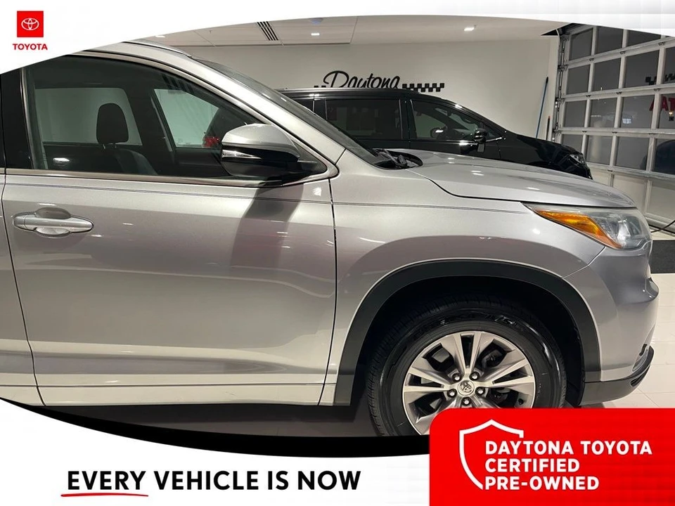 2015 Toyota Highlander - Image 8 of 12