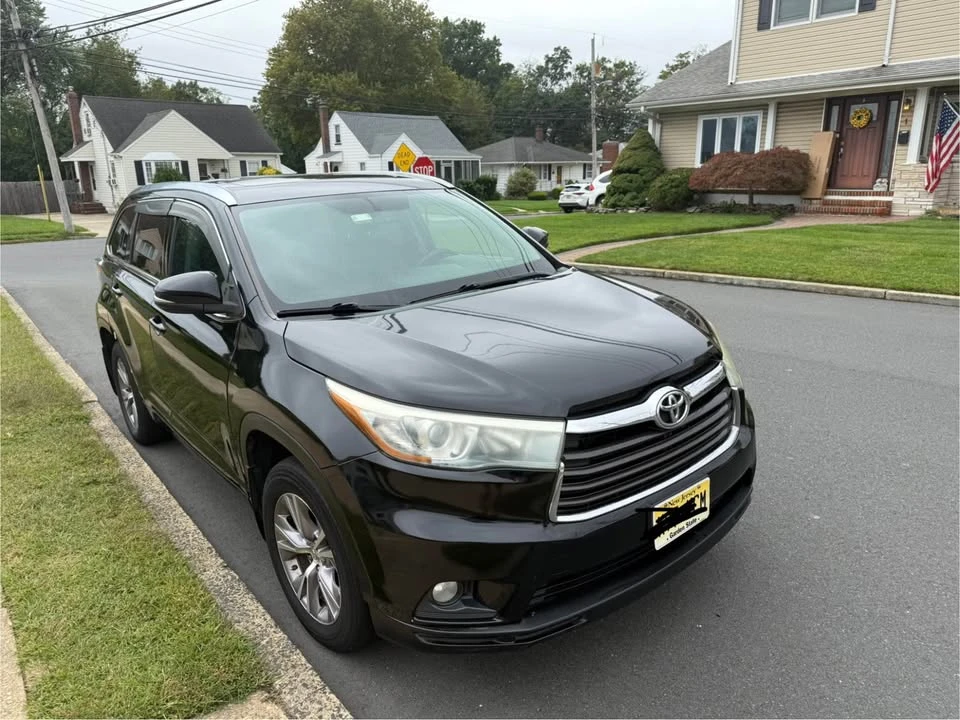 2015 Toyota Highlander - Image 6 of 8