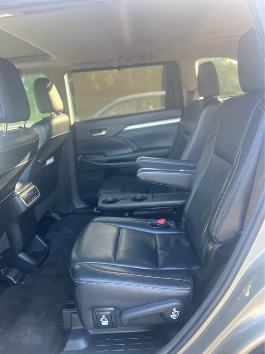 2015 Toyota Highlander - Image 14 of 20