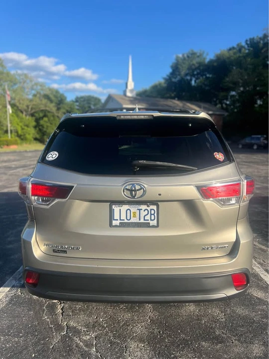 2015 Toyota Highlander - Image 2 of 20