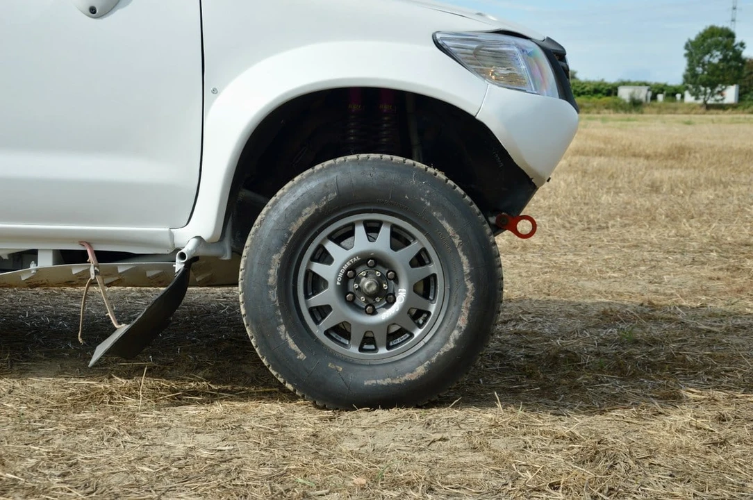 2015 Toyota Hilux - Image 22 of 30