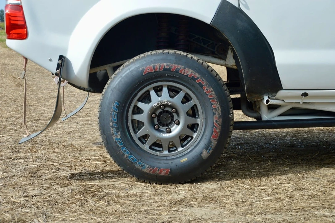 2015 Toyota Hilux - Image 21 of 30