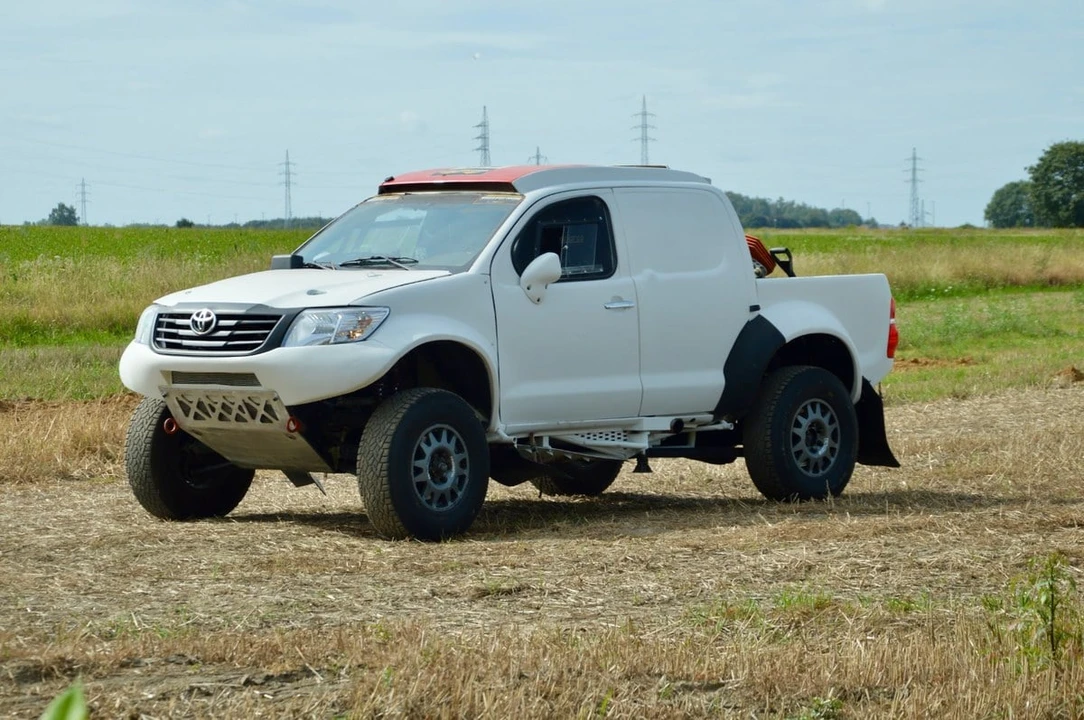 2015 Toyota Hilux - Image 18 of 30
