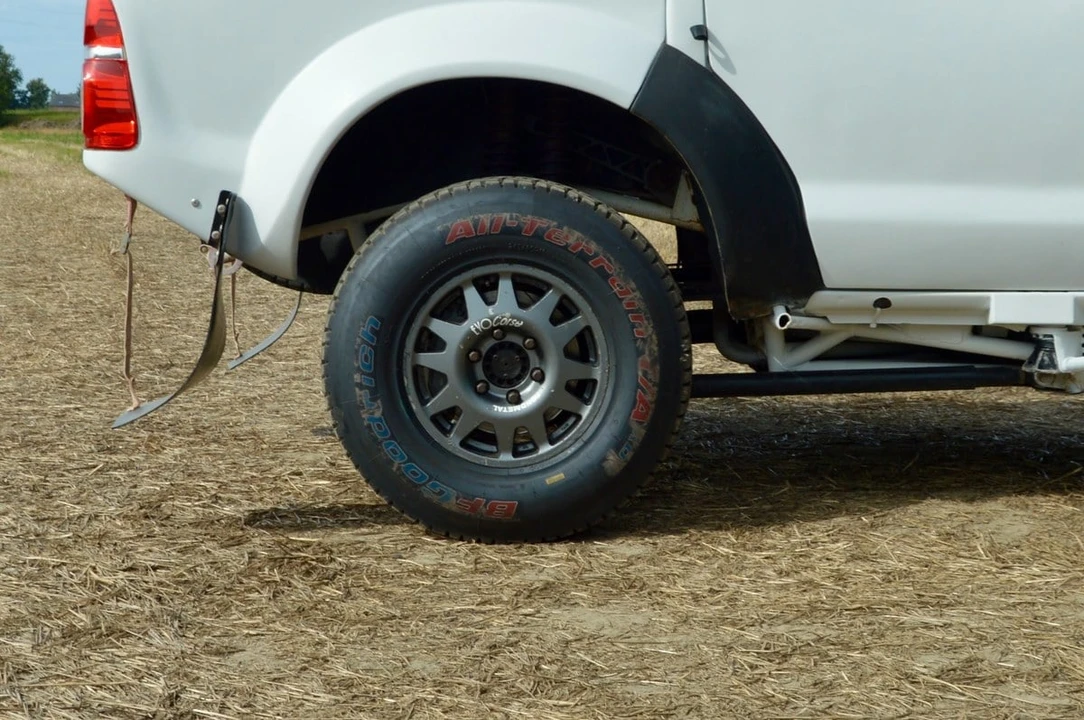 2015 Toyota Hilux - Image 23 of 30