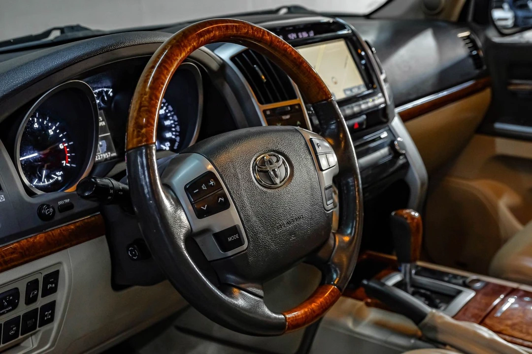 2015 Toyota J200 Land Cruiser - Image 23 of 31