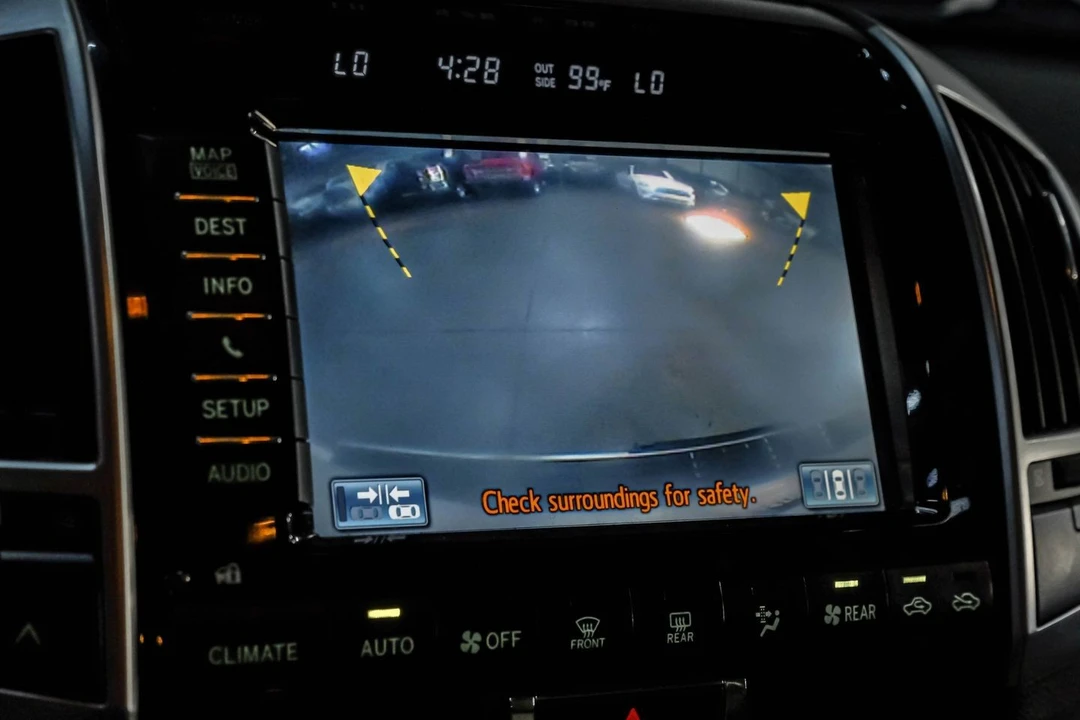 2015 Toyota J200 Land Cruiser - Image 30 of 31