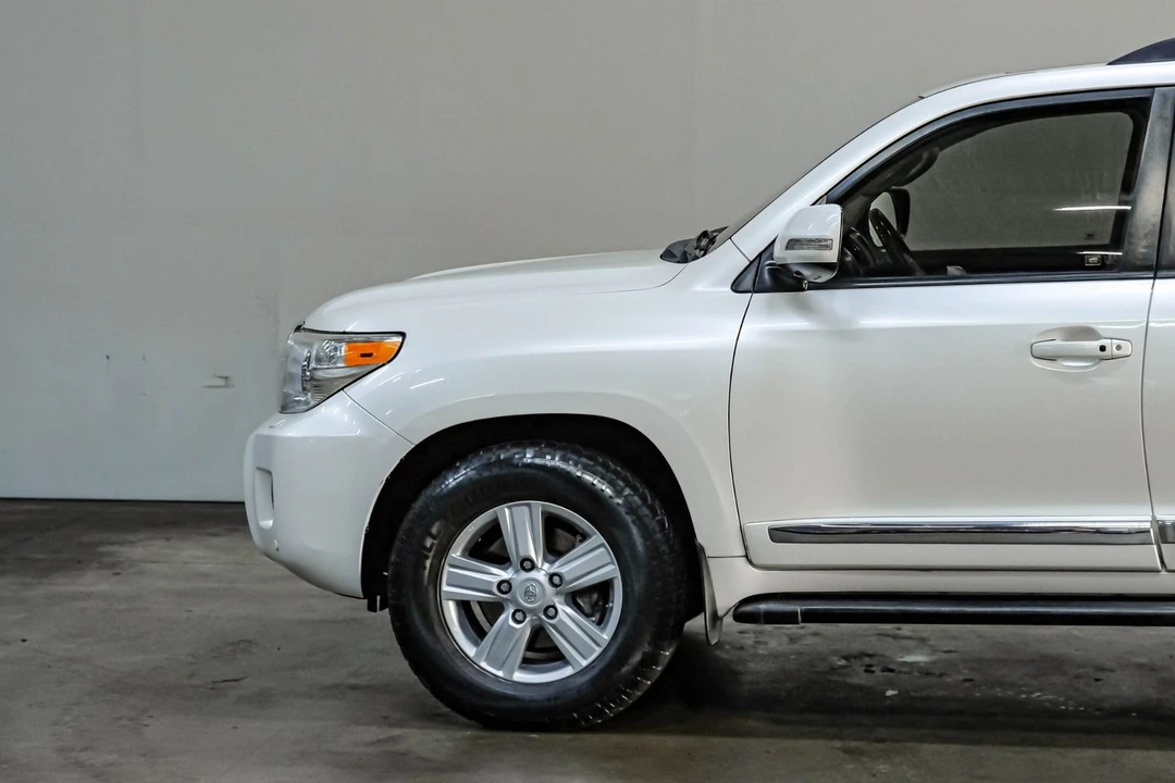 2015 Toyota J200 Land Cruiser - Image 18 of 31