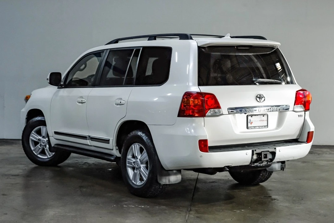 2015 Toyota J200 Land Cruiser - Image 16 of 31