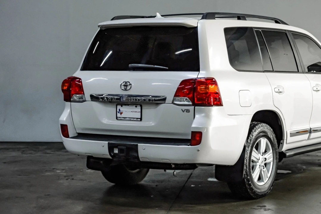 2015 Toyota J200 Land Cruiser - Image 13 of 31