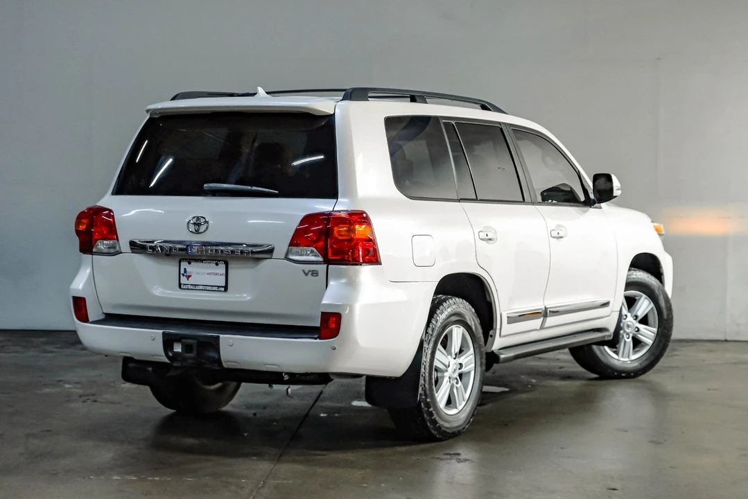 2015 Toyota J200 Land Cruiser - Image 12 of 31