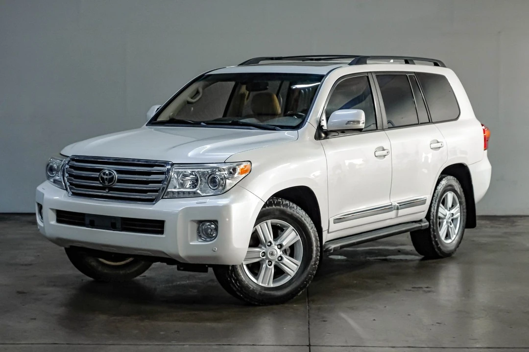 2015 Toyota J200 Land Cruiser - Image 8 of 31