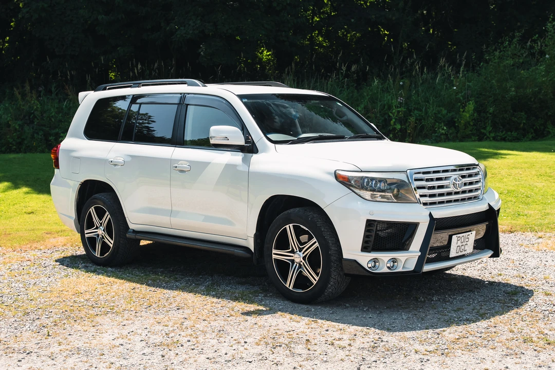 2015 Toyota J200 Land Cruiser - Image 3 of 31