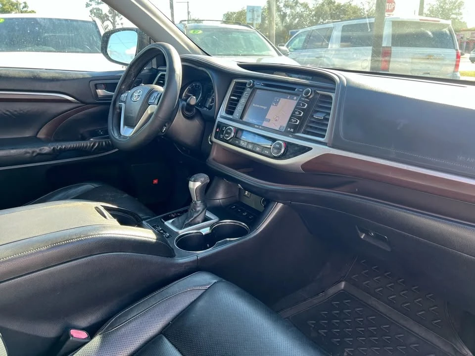 2015 Toyota Highlander - Image 20 of 20
