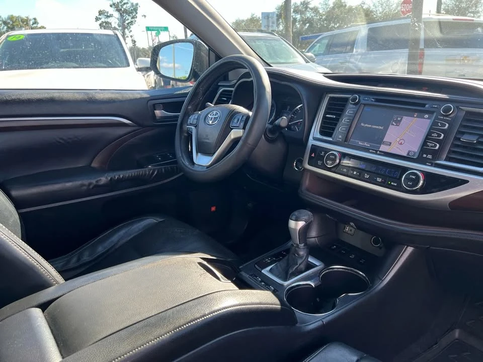 2015 Toyota Highlander - Image 19 of 20