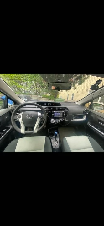 2015 Toyota Prius 3rd Gen - Image 9 of 9