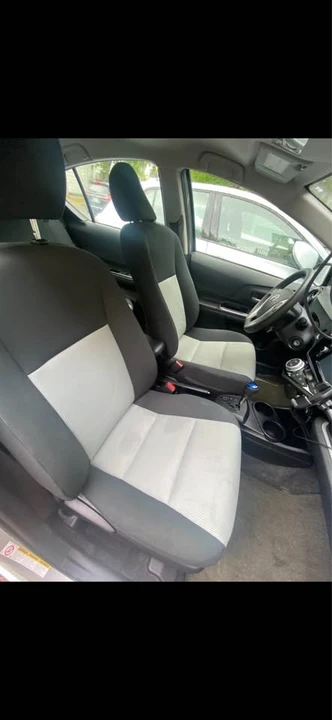 2015 Toyota Prius 3rd Gen - Image 7 of 9