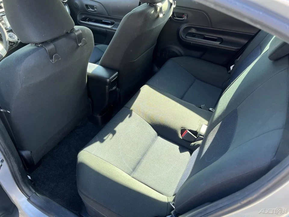 2015 Toyota Prius - Image 11 of 12