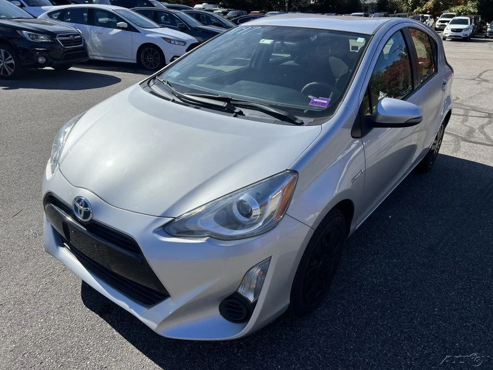 2015 Toyota Prius - Image 10 of 12