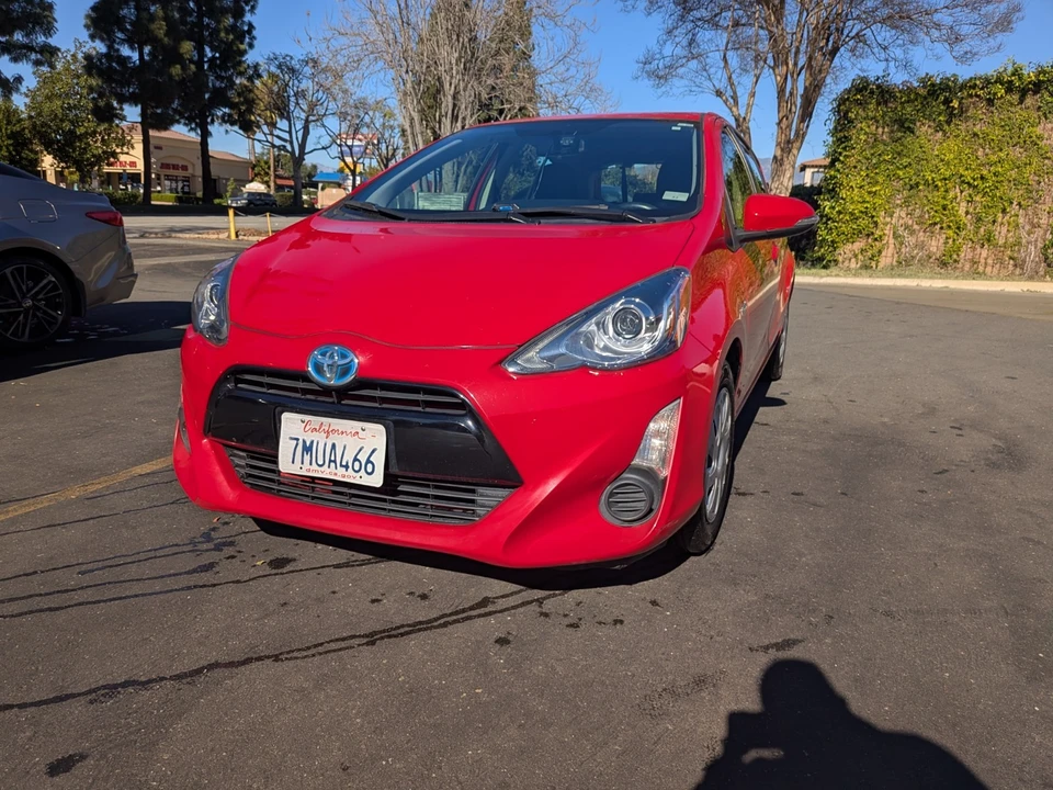 2015 Toyota Prius - Image 2 of 8