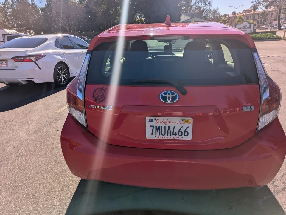 2015 Toyota Prius - Image 7 of 8
