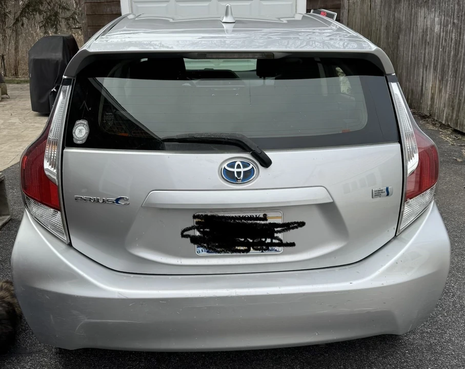 2015 Toyota Prius - Image 2 of 5