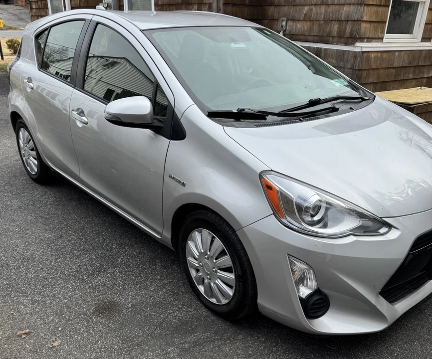2015 Toyota Prius - Image 3 of 5