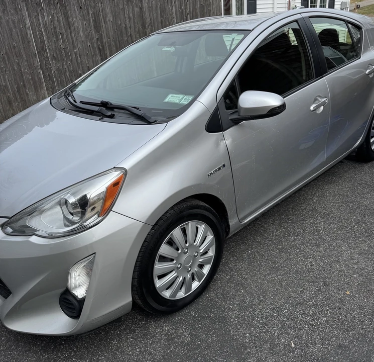 2015 Toyota Prius - Image 4 of 5