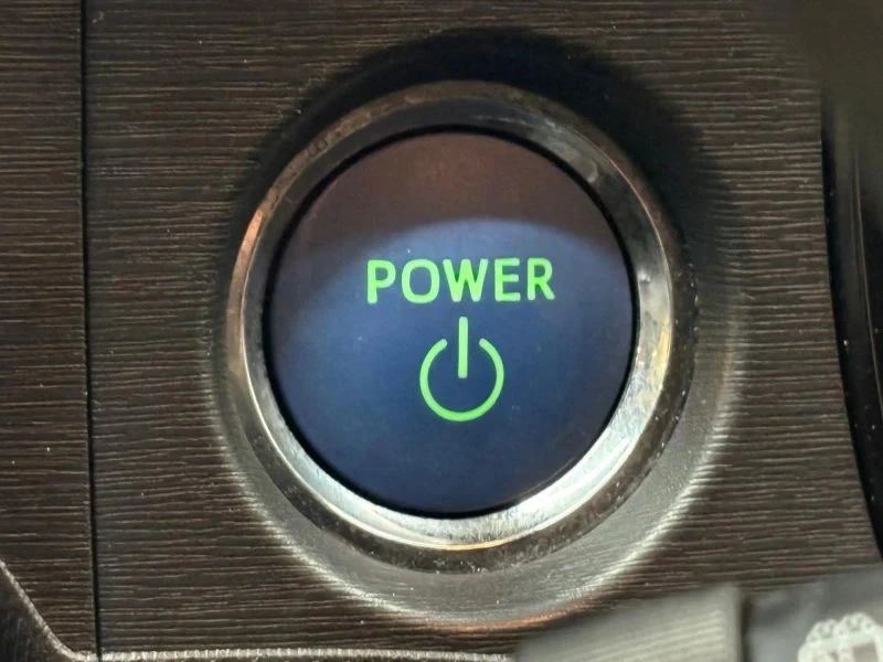 2015 Toyota Prius 3rd Gen - Image 10 of 12