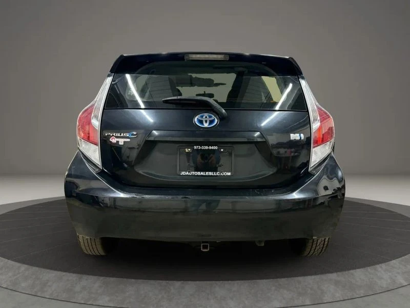 2015 Toyota Prius 3rd Gen - Image 4 of 12