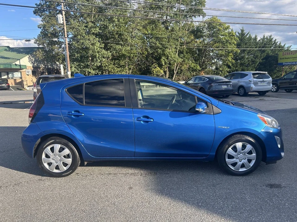 2015 Toyota Prius - Image 4 of 21