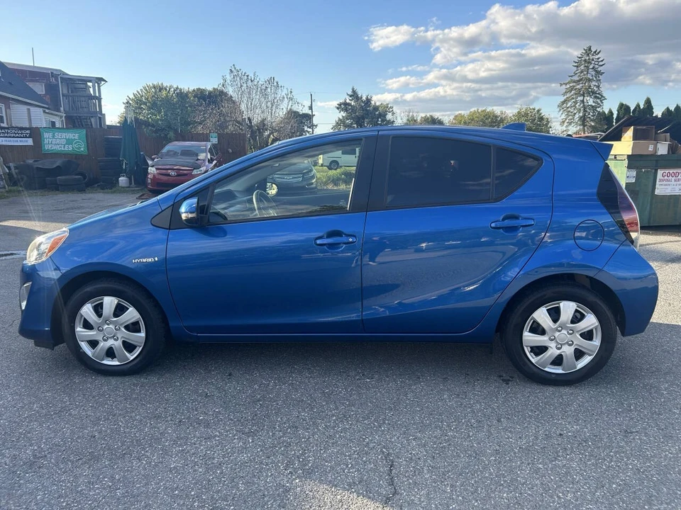 2015 Toyota Prius - Image 8 of 21