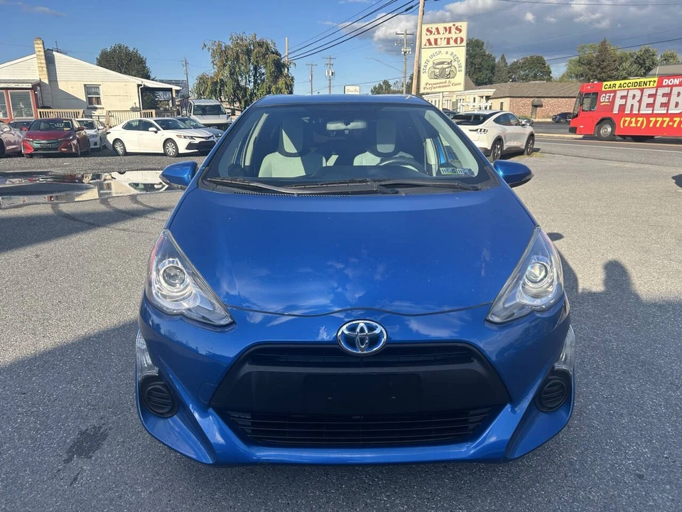 2015 Toyota Prius - Image 2 of 21