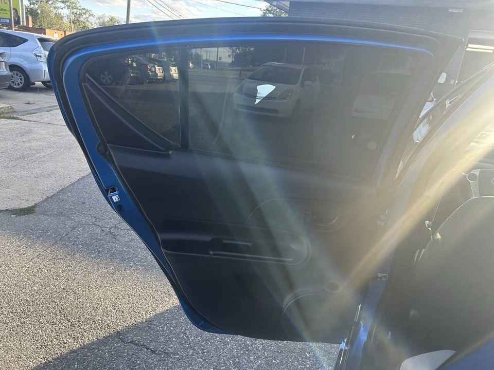 2015 Toyota Prius - Image 10 of 21