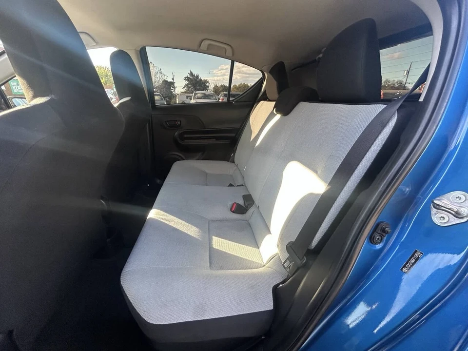 2015 Toyota Prius - Image 14 of 21