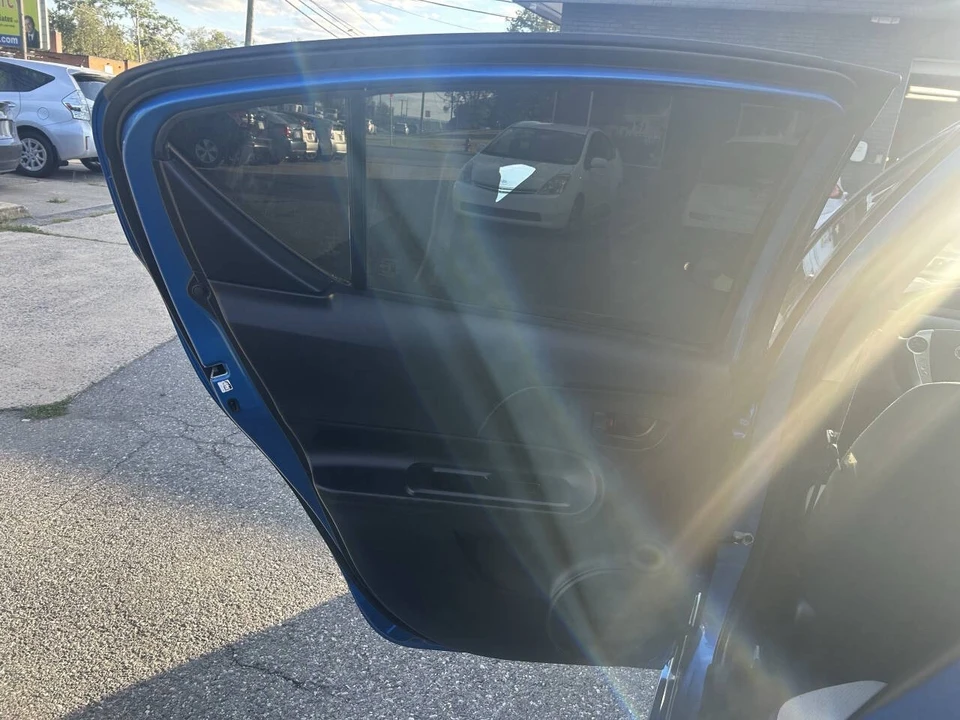 2015 Toyota Prius - Image 10 of 21
