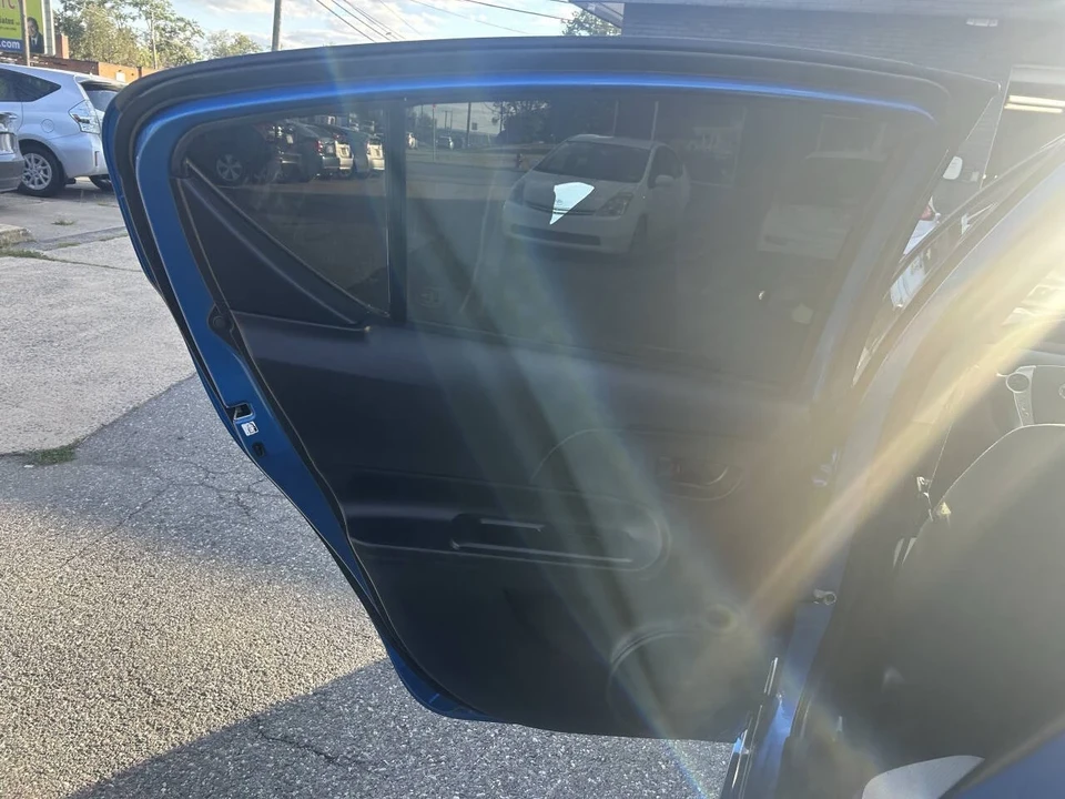 2015 Toyota Prius - Image 10 of 21