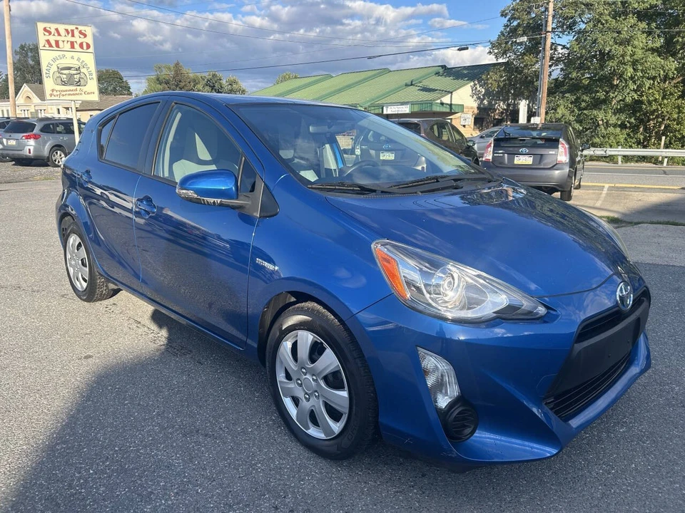 2015 Toyota Prius - Image 3 of 21