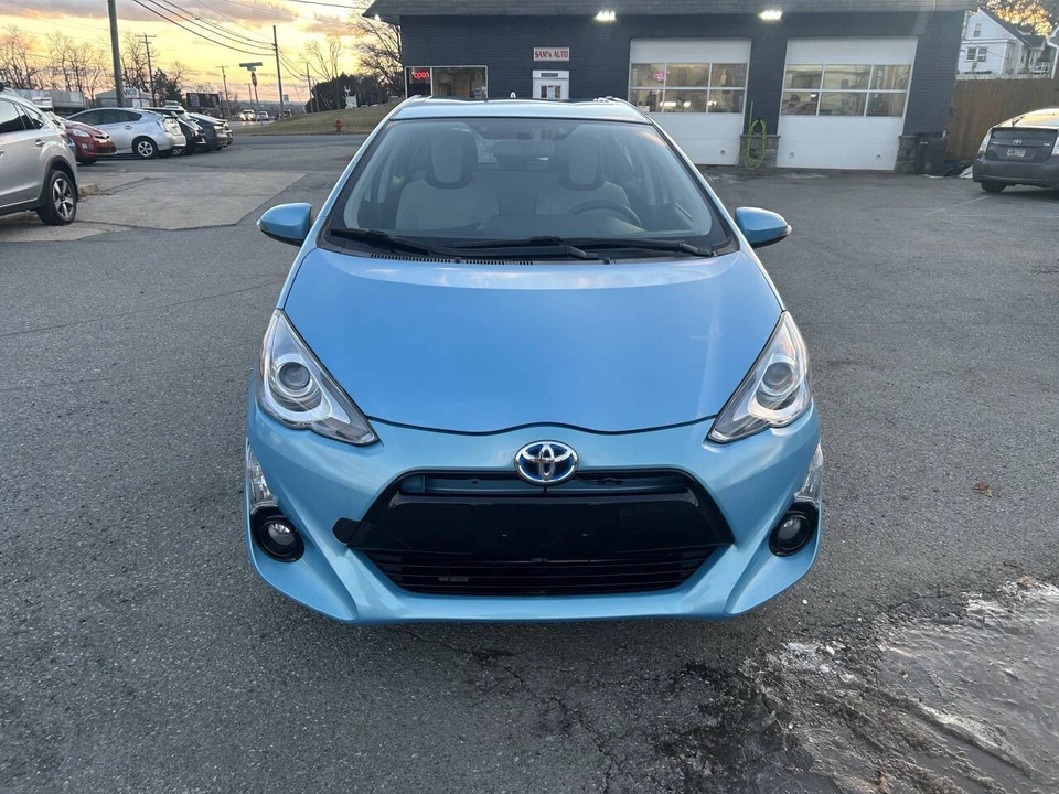 2015 Toyota Prius - Image 3 of 21