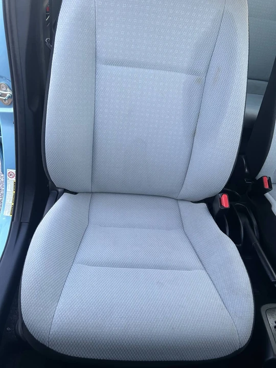 2015 Toyota Prius - Image 16 of 21